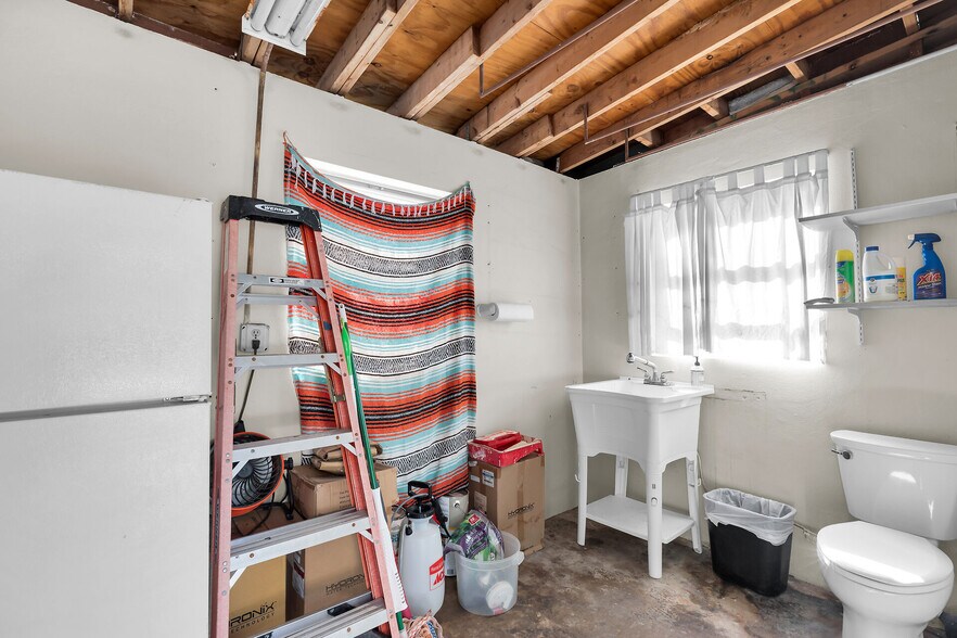 More Photos Of 27001 Overseas Hwy, Cudjoe Key Garden Center For Sale