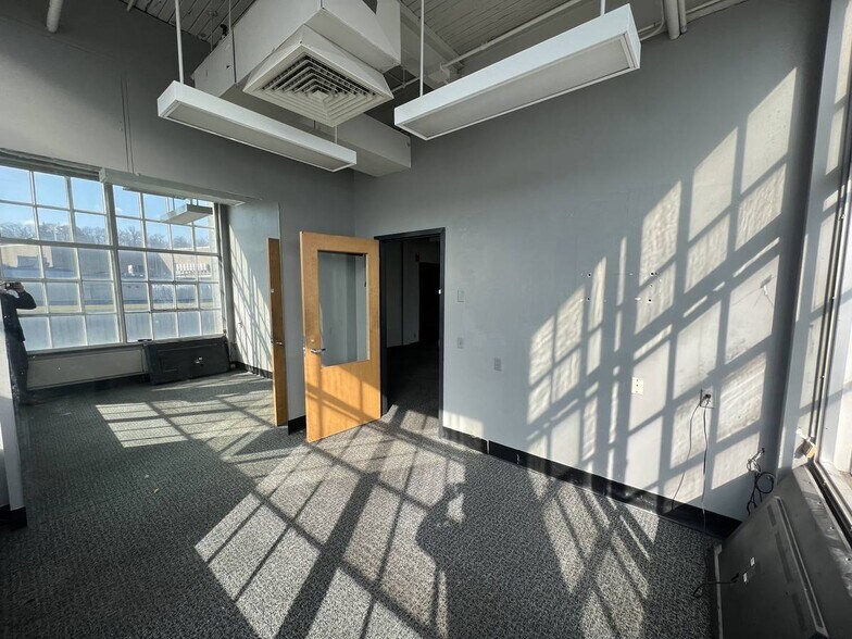 More Photos Of 100 Barber Ave, Worcester Office For Sale