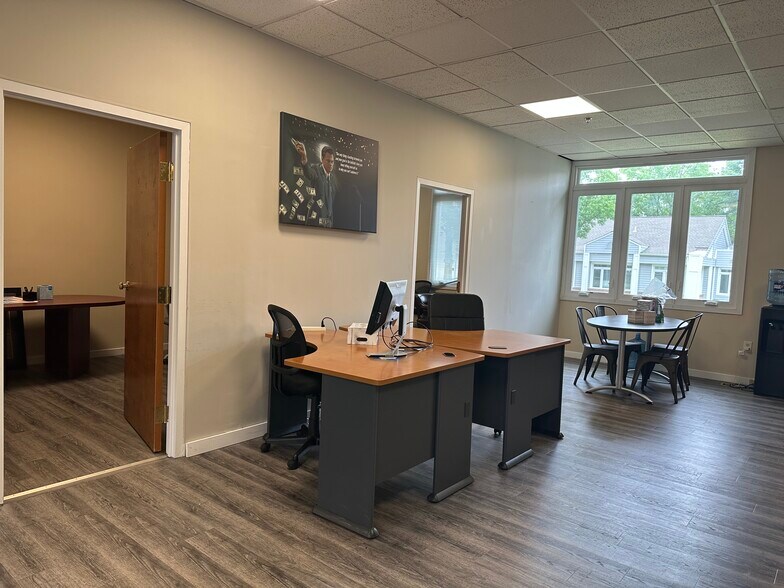 More Photos Of 304 Corporate Dr E, Langhorne Office For Sale