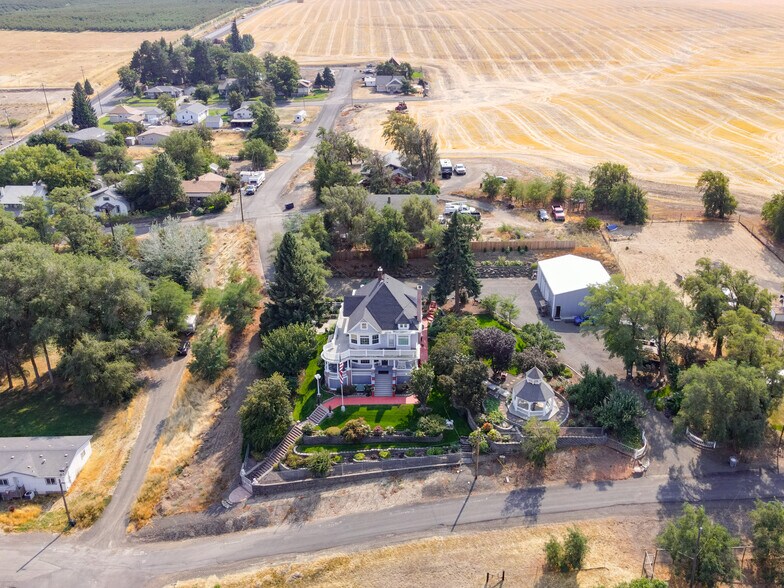 Primary Photo Of 620 Davis St, Wasco Specialty For Sale