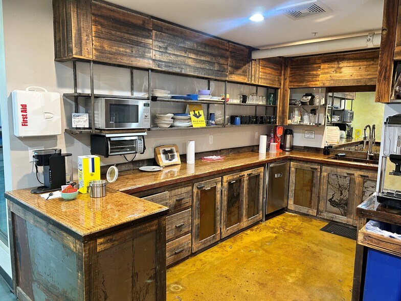 More Photos Of 1600-1630 Federal Blvd, Denver Freestanding For Lease