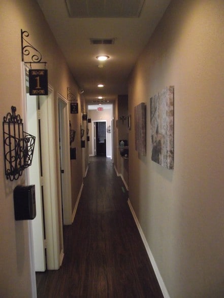 More Photos Of 1206 Bent Oaks Ct, Denton Medical For Lease