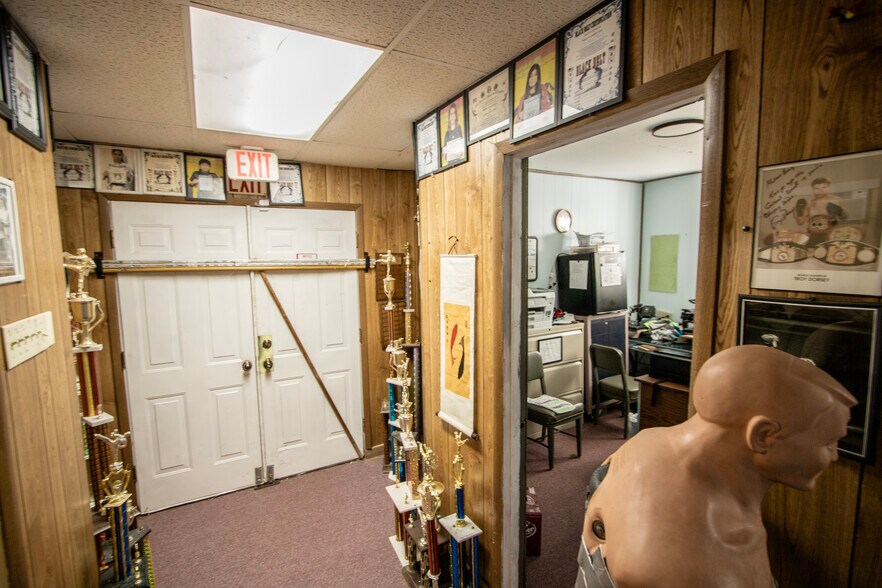 More Photos Of 506 SW 13th Ave, Mineral Wells Specialty For Sale