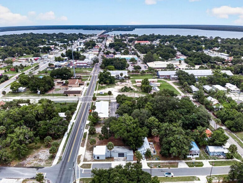 More Photos Of 1321 St Johns Ave, Palatka Service For Sale
