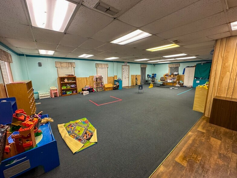 More Photos Of 247 S Barron St, Rusk Religious Facility For Sale