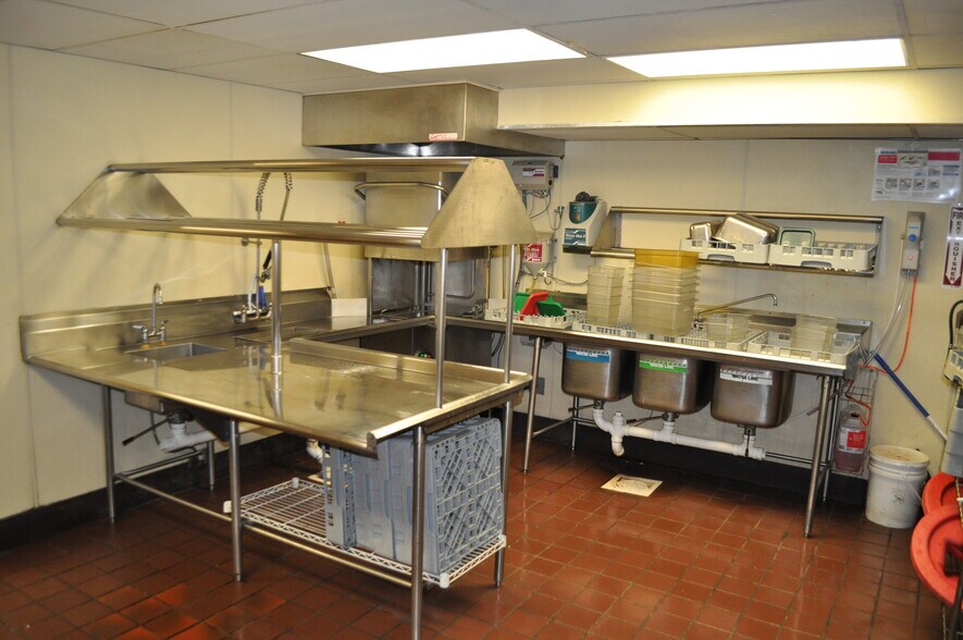 More Photos Of 7340 Fairlane Village Mall, Pottsville Freestanding For Sale