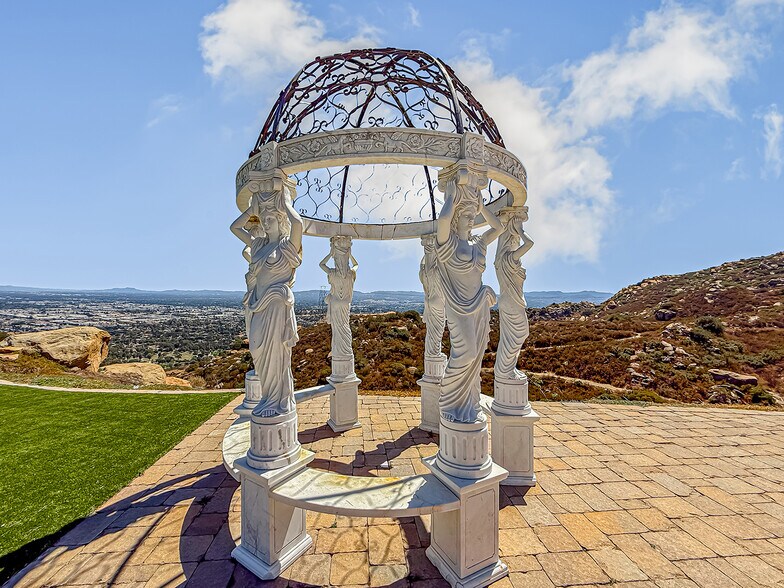 More Photos Of 10200 Lilac Ln, Chatsworth Specialty For Sale