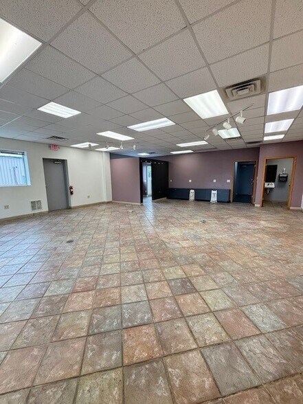 More Photos Of 668 Maratech Ave, Marathon City Freestanding For Sale