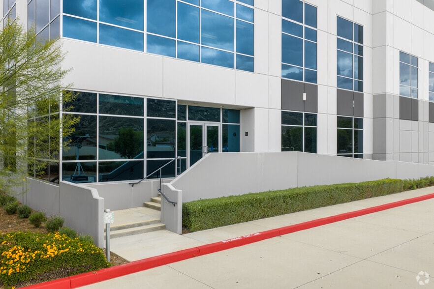 More Photos Of 15996 Jurupa Ave, Fontana Distribution For Lease