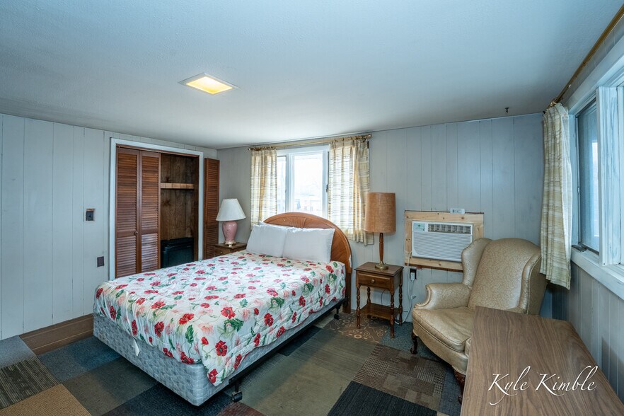 More Photos Of 104 W Houghton Lake Dr, Prudenville Hotel For Sale