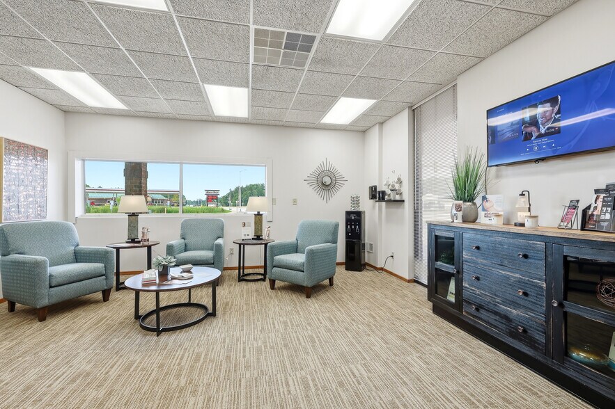 More Photos Of 1840 Post Rd, Plover Storefront Retail Office For Sale
