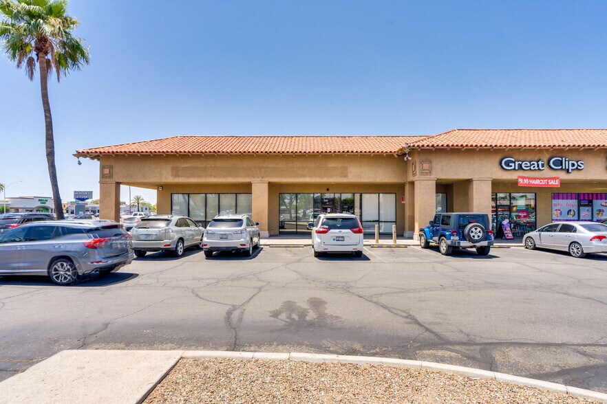 More Photos Of 1101 N Wilmot Rd, Tucson Unknown For Lease