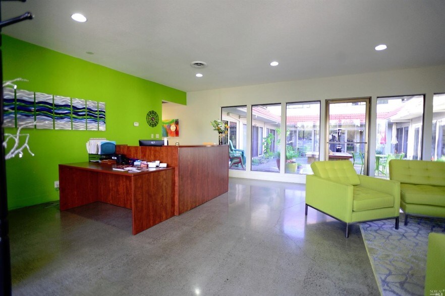 More Photos Of 390 W Standley St, Ukiah Office For Lease