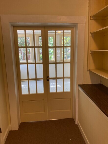 More Photos Of 113 N Foushee St, Richmond Office For Sale