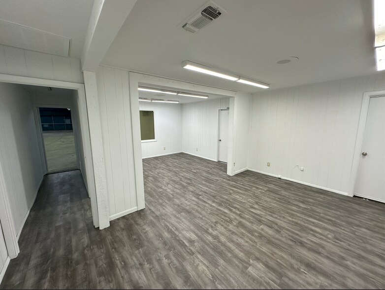 More Photos Of 5909 Eden Dr, Haltom City Warehouse For Sale