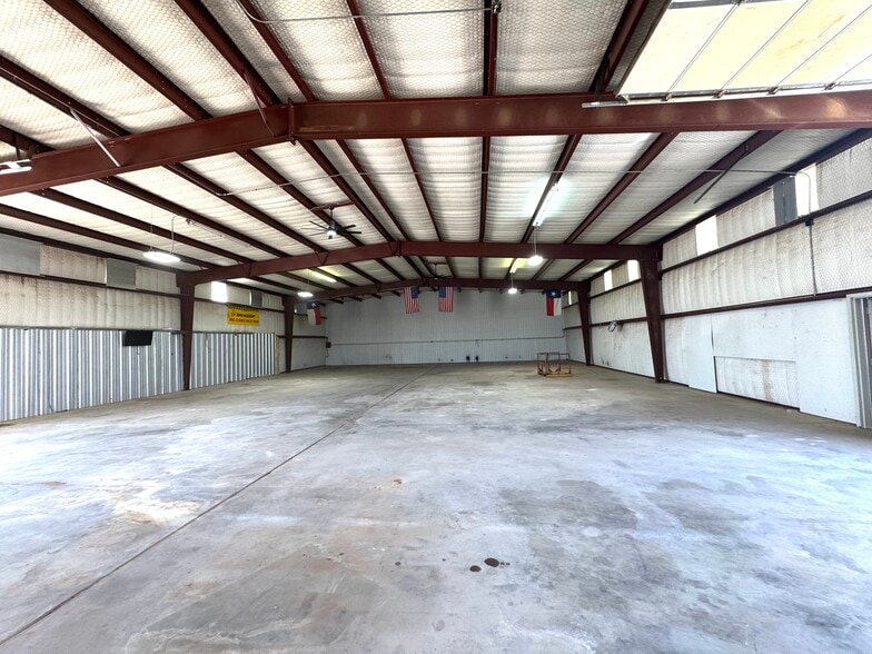 More Photos Of 11607 Highway 87, Lubbock Warehouse For Sale