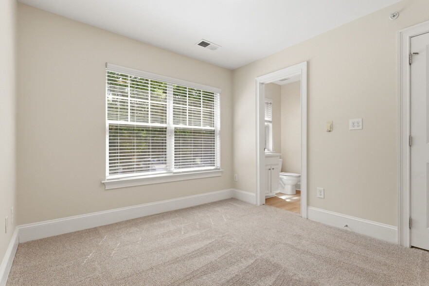 More Photos Of 5306-5320 Park Rd, Charlotte Apartments For Sale