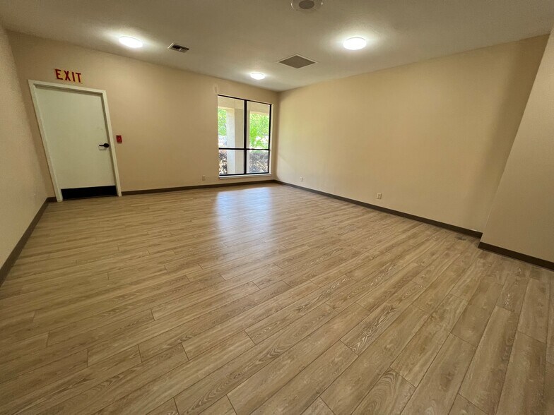 More Photos Of 2709 Custer Rd, Plano Religious Facility For Lease