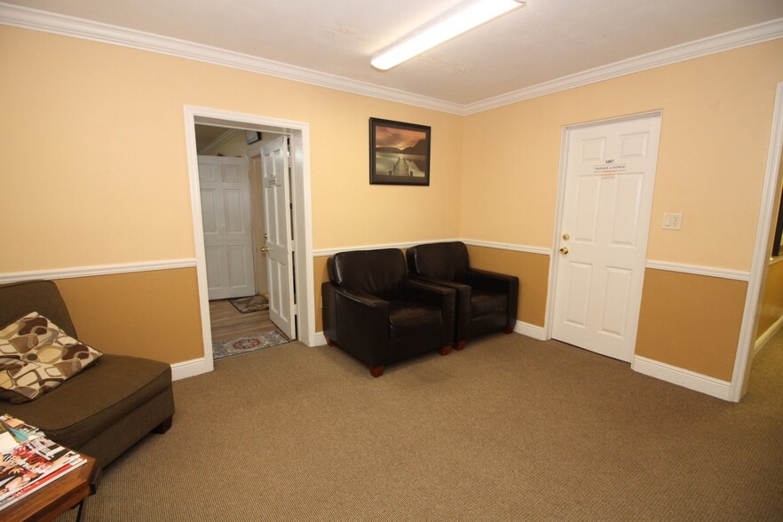 More Photos Of 407 Lake Howell Rd, Maitland Medical For Sale