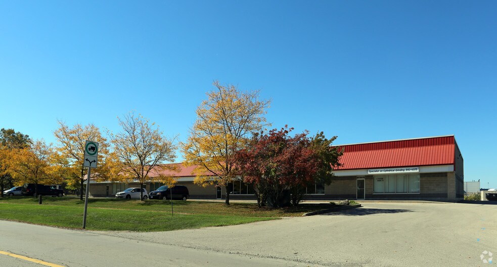 More Photos Of 889 Barton St, Hamilton Warehouse For Lease