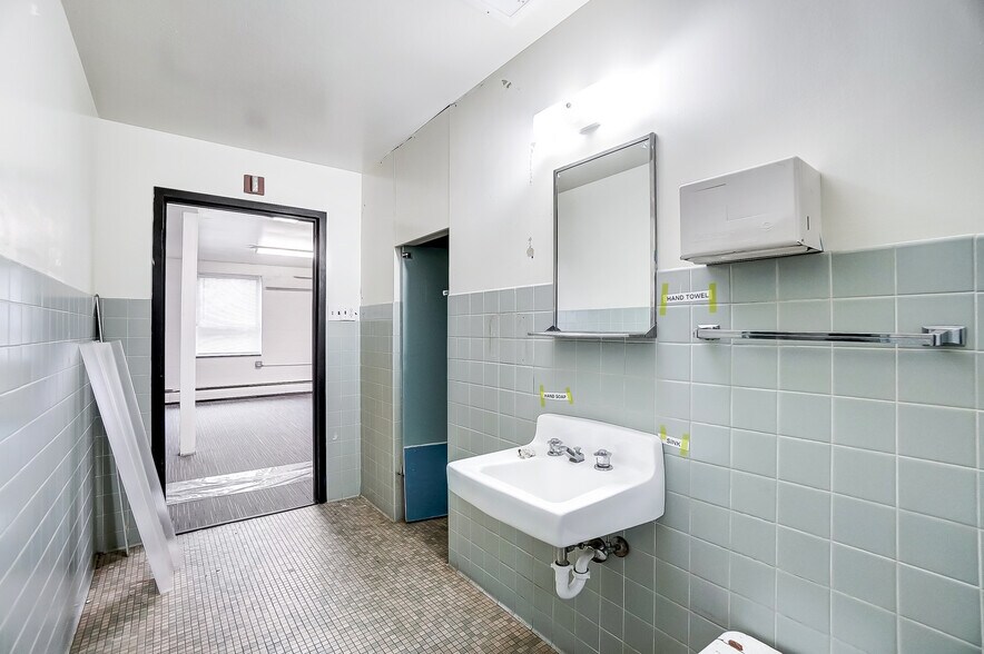 More Photos Of 1106 E High St, Springfield Schools For Sale