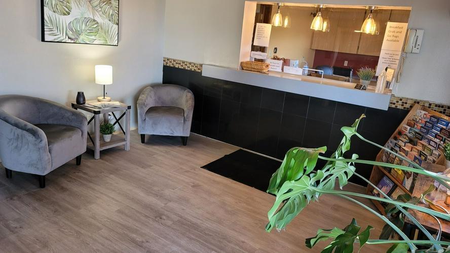 More Photos Of 70 Bear River Dr, Evanston Hotel For Sale