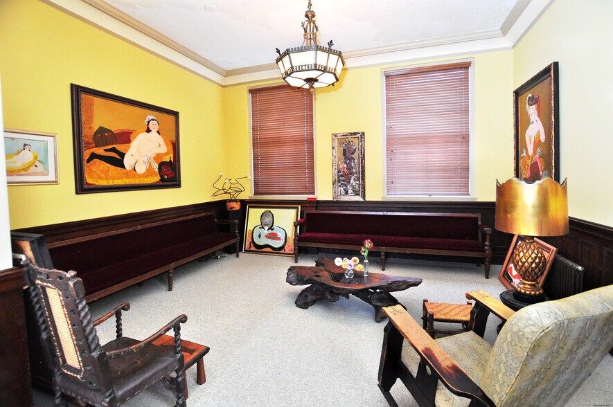 More Photos Of 236 Prospect St, Torrington Bank For Sale