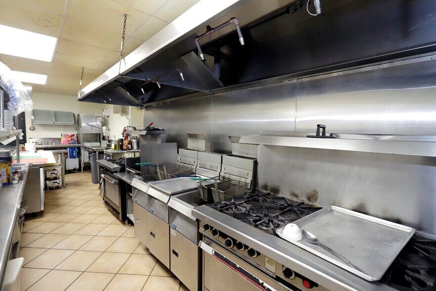 More Photos Of 1606-1610 Acushnet Ave, New Bedford Restaurant For Sale