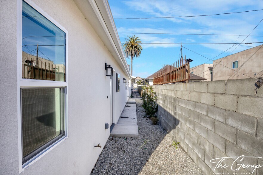 More Photos Of 856 W 47th St, Los Angeles Multifamily For Sale