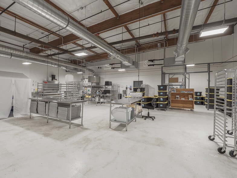 More Photos Of 630 SW Walnut St, Hillsboro Warehouse For Sale