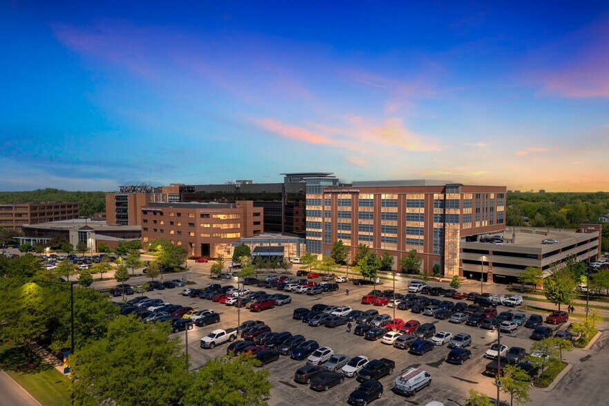 More Photos Of 800 Biesterfield Rd, Elk Grove Village Medical For Lease