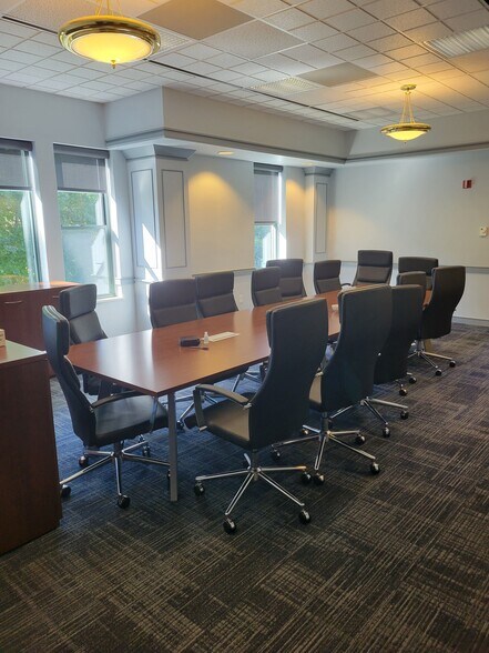 More Photos Of 333 Church St, Naugatuck Office For Lease
