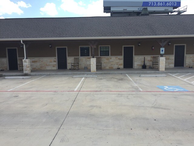 More Photos Of 301 W State Highway 72, Kenedy Hotel For Sale