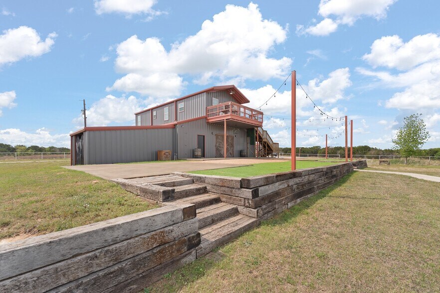 More Photos Of 3119 County Road 2730, Glen Rose Lodge Meeting Hall For Sale