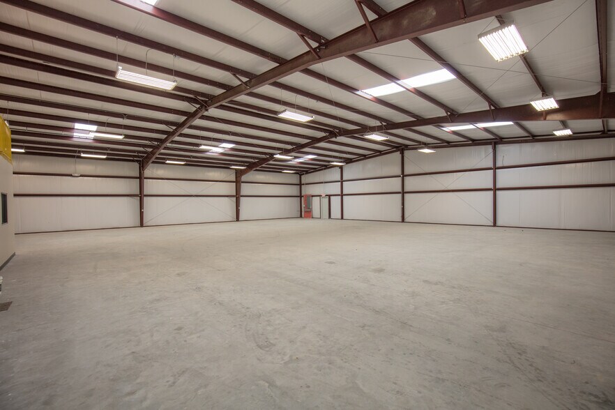 More Photos Of 3406 Longhorn Dr, Houston Warehouse For Lease