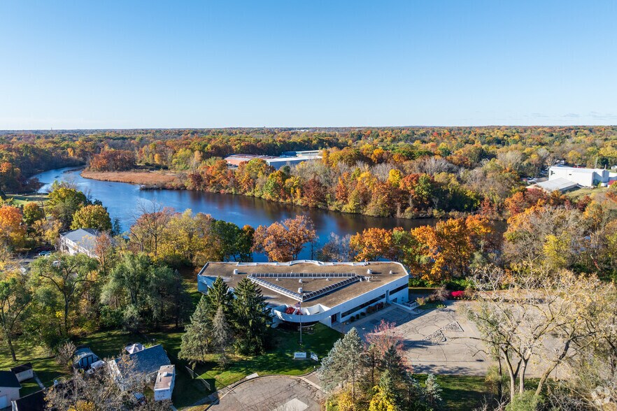 More Photos Of 600 Plastics Pl, Kalamazoo Office For Sale