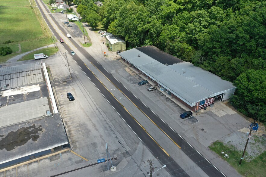 More Photos Of 1205-1213 Louisville Hwy, Goodlettsville Storefront Retail Office For Sale