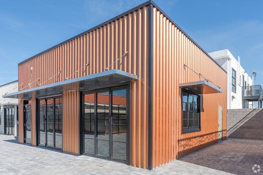 More Photos Of 1561 Commerce st, Las Vegas Unknown For Lease