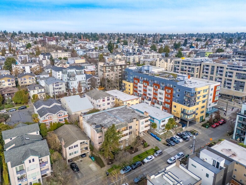 More Photos Of 2418 NW 57th St, Seattle Multifamily For Sale