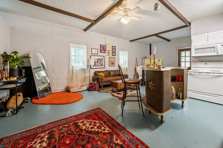 More Photos Of 315-317 Castle St, Wilmington General Retail For Sale