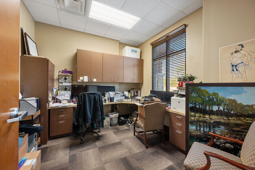More Photos Of 7215 Wyoming Springs Dr, Round Rock Medical For Lease