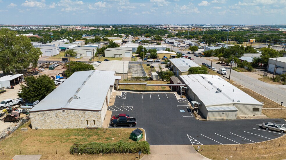 More Photos Of 1916 Hydro Dr, Austin Unknown For Lease