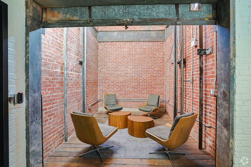 More Photos Of 7514 Thomas Blvd, Pittsburgh Office For Lease