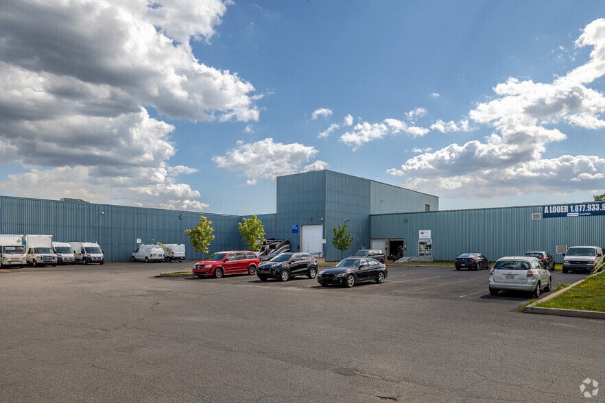 More Photos Of 2270-2294 Rue De La Province, Longueuil Warehouse For Lease