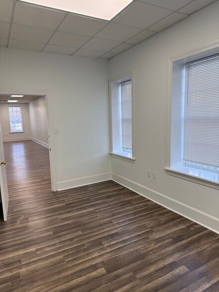 More Photos Of 1211 W Main St, Richmond Storefront Retail Office For Lease