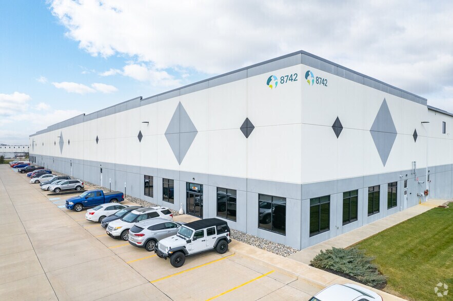 Primary Photo Of 8742 Congdon Hill Dr, Alburtis Distribution For Lease