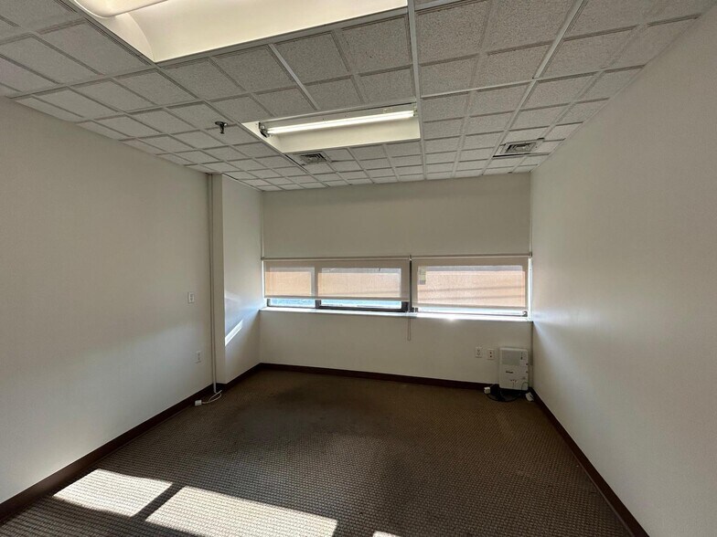 More Photos Of 75 Huntington St, Brooklyn Industrial For Sale