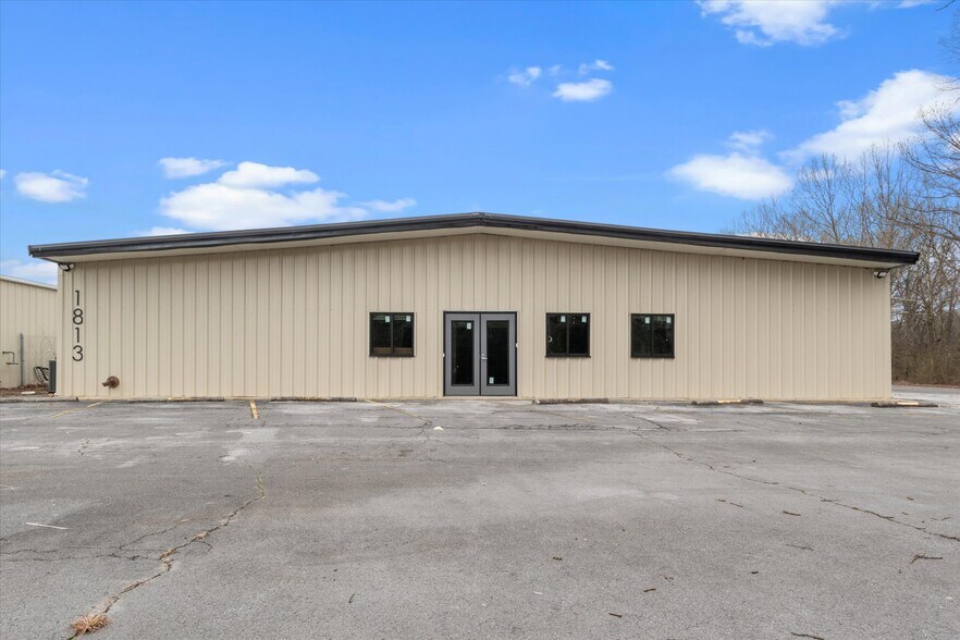 More Photos Of 1811-1813 Old Estill Springs Rd, Tullahoma Warehouse For Lease