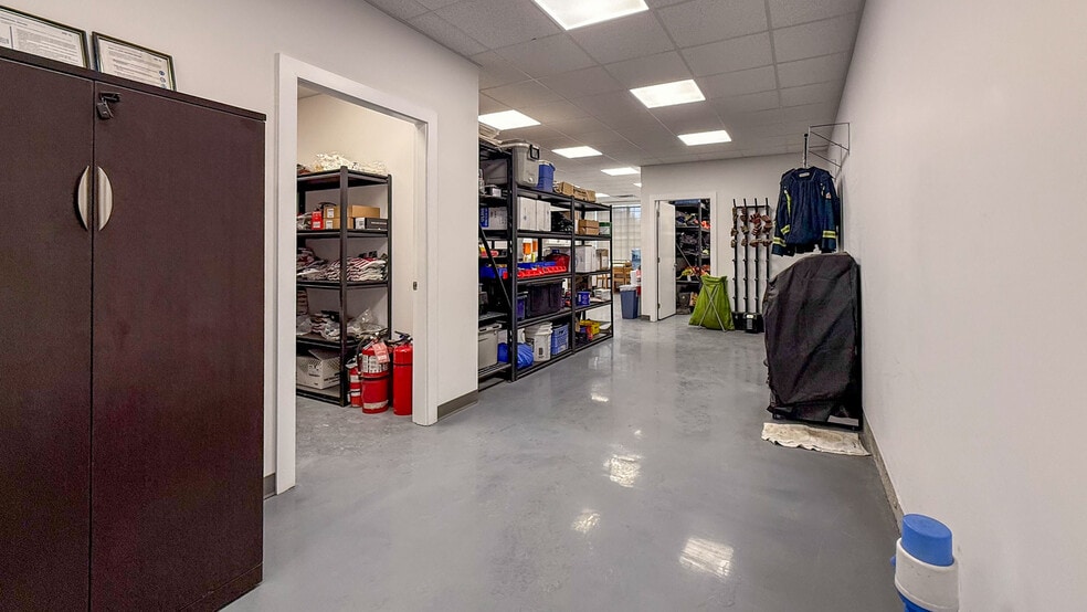 More Photos Of 2842-2848 Fenwick Rd, Kelowna Industrial For Sale