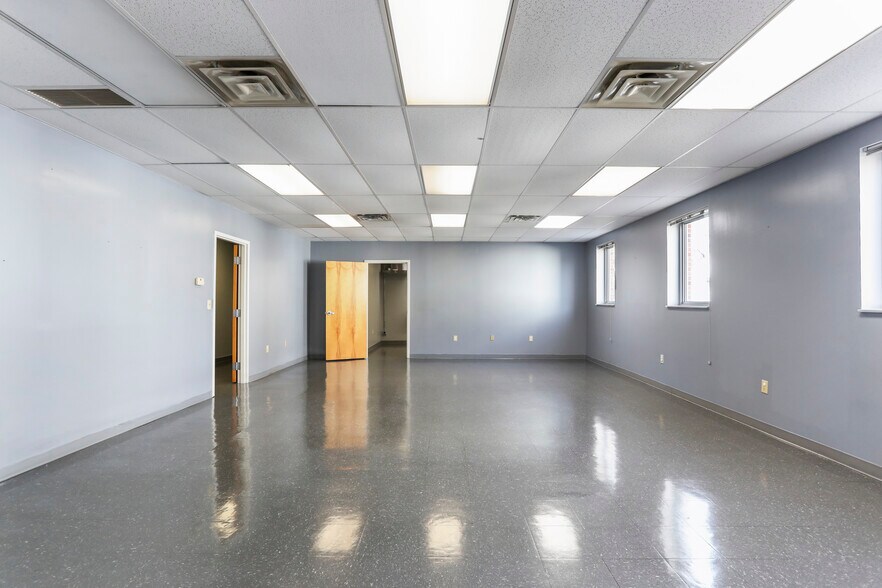 More Photos Of 103 W Main St, Hedgesville Office For Lease